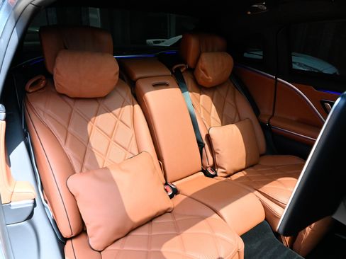 Used 2023 Mercedes-Benz Maybach S 680 4MATIC w/ Manufaktur Leather Package image 57