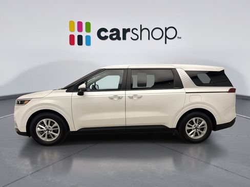 Used 2024 Kia Carnival LX FWD image 2