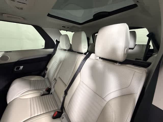 New 2026 Land Rover Discovery Limited Edition AWD/4WD image 29