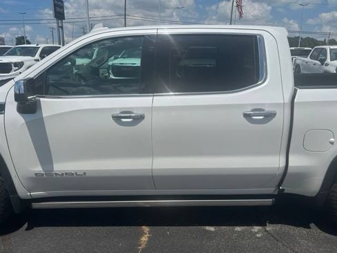 Certified 2022 GMC Sierra 1500 Denali w/ Denali Premium Package AWD/4WD image 3