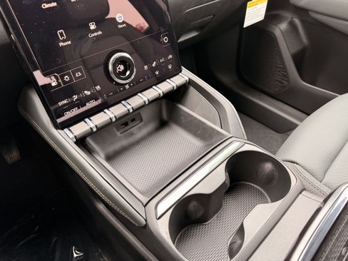 New 2026 GMC Terrain AT4 w/ Convenience Package III image 27