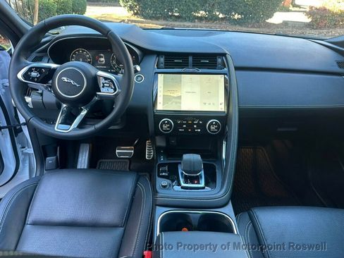 Used 2024 Jaguar E-PACE R-Dynamic SE image 18