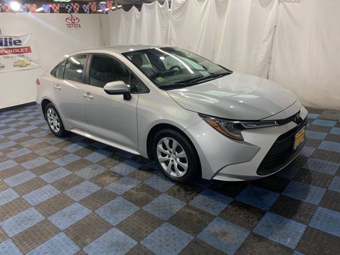 Used 2023 Toyota Corolla LE image 7