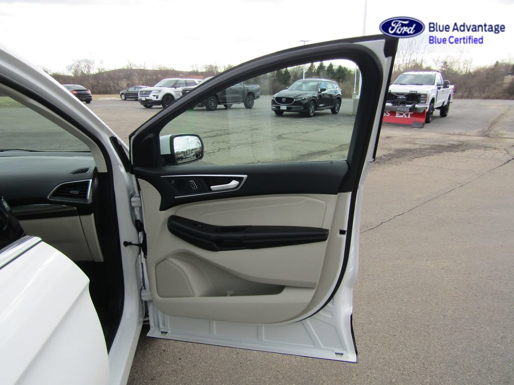Used 2024 Ford Edge Titanium w/ Equipment Group 301A AWD/4WD image 43