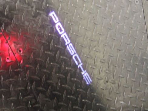 Certified 2025 Porsche Cayenne AWD/4WD image 32