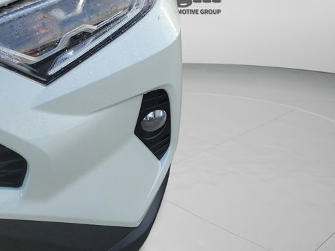 Used 2021 Toyota RAV4 XLE Premium AWD/4WD image 9