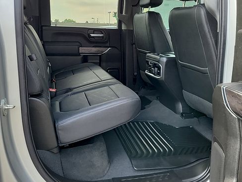 Used 2022 Chevrolet Silverado 2500 LTZ w/ LTZ Convenience Package AWD/4WD image 11