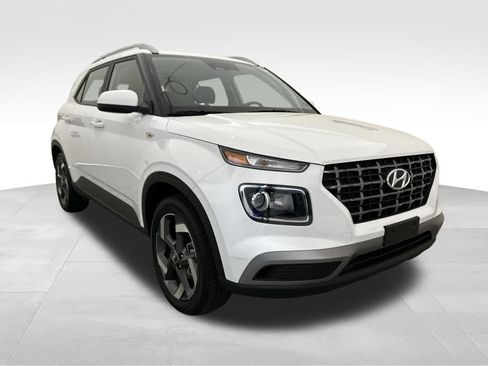 Certified 2026 Hyundai Venue SEL FWD image 7
