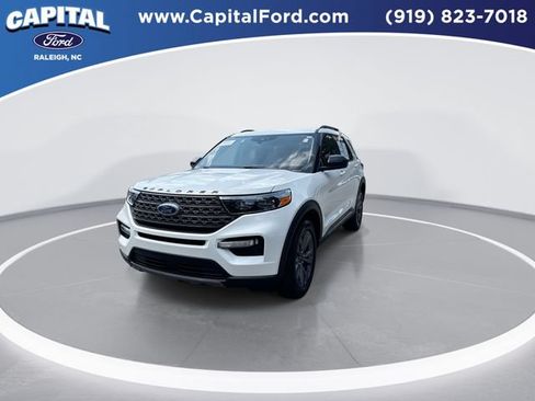 Certified 2024 Ford Explorer XLT w/ Equipment Group 202A AWD/4WD image 4