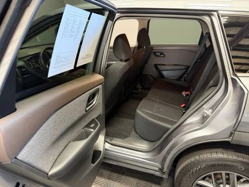 Used 2023 Nissan Rogue S AWD/4WD image 18