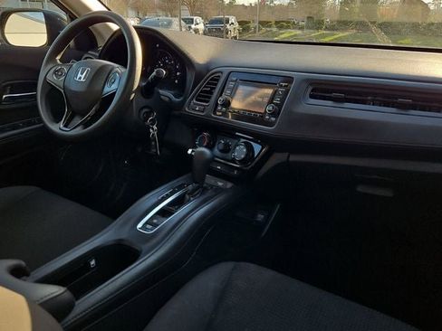 Used 2022 Honda HR-V LX image 14