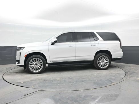 Used 2024 Cadillac Escalade Premium Luxury AWD/4WD image 4