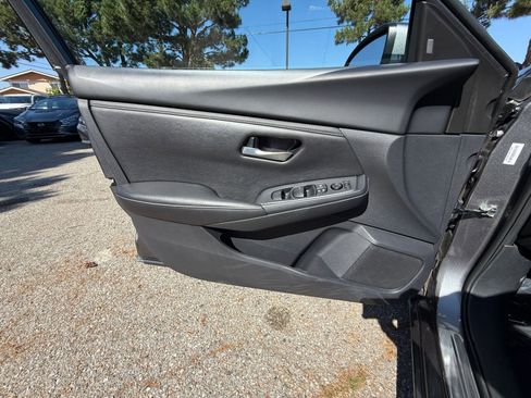 Used 2025 Nissan Sentra SV image 18