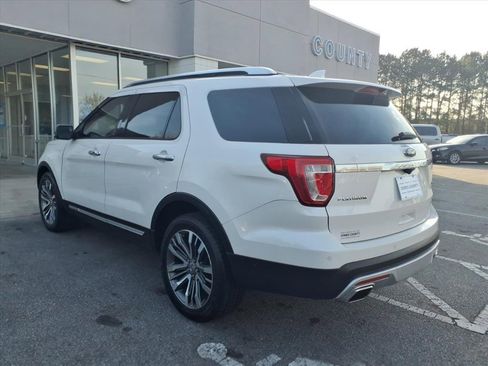 Used 2017 Ford Explorer Platinum image 4