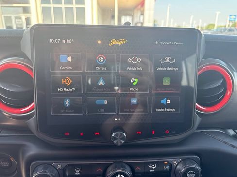 Used 2023 Jeep Gladiator Sport AWD/4WD image 10