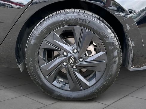 Used 2023 Hyundai Elantra SEL w/ Cargo Package image 10