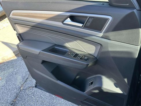 Certified 2022 Volkswagen Atlas SEL image 21