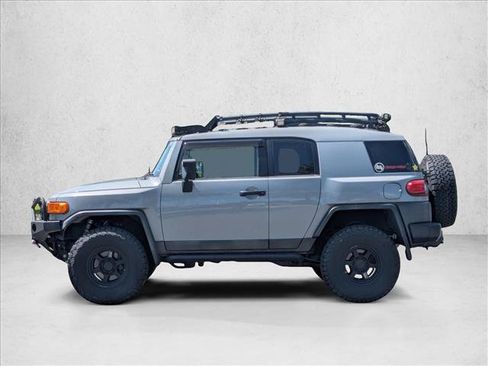 Used 2013 Toyota FJ Cruiser 4WD w/ Trail Teams Special Edition image 8