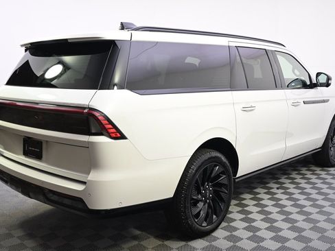 New 2025 Lincoln Navigator L Reserve w/ Jet Appearance Package image 7