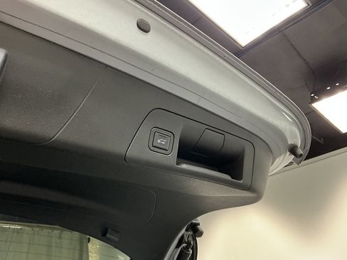 Used 2023 Buick Envision Essence FWD image 24