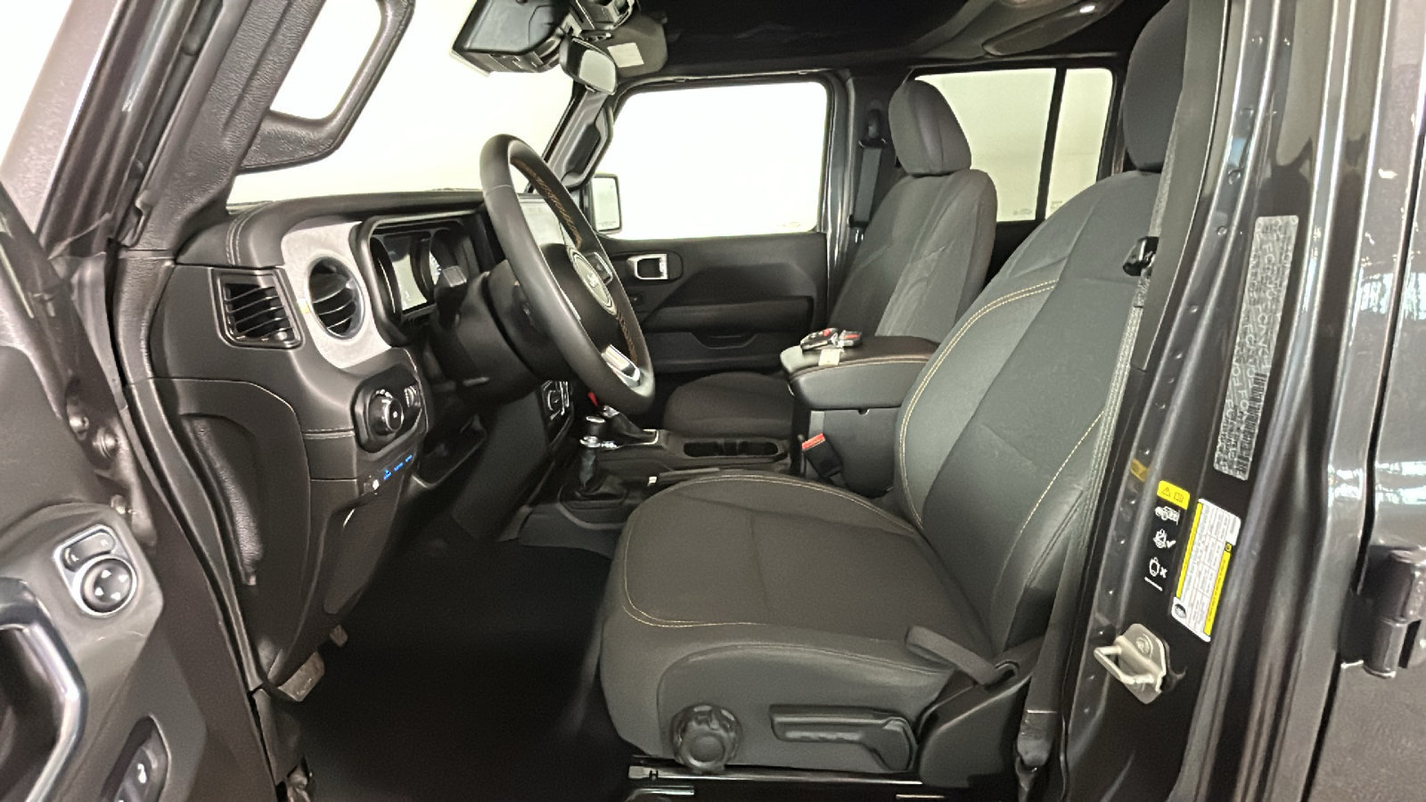 Used 2024 Jeep Wrangler Unlimited Sahara w/ Safety Group AWD/4WD image 13