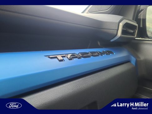 Used 2024 Toyota Tacoma TRD Sport image 36