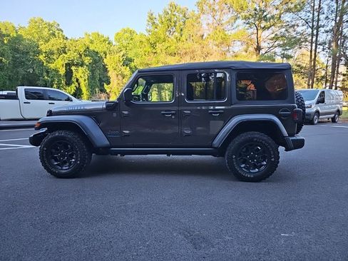 Used 2023 Jeep Wrangler Unlimited w/ Cold Weather Group AWD/4WD image 8