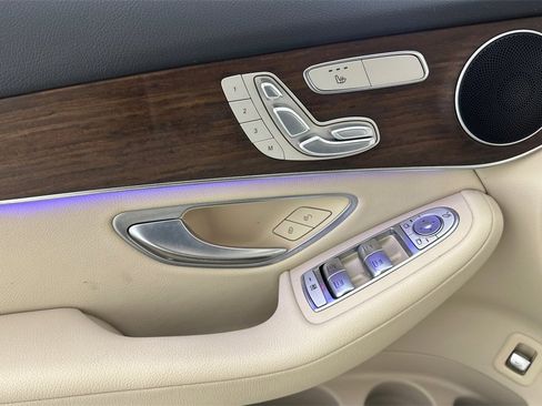 Certified 2022 Mercedes-Benz GLC 300 image 11