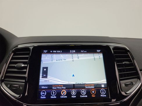 Used 2019 Jeep Grand Cherokee Laredo image 4