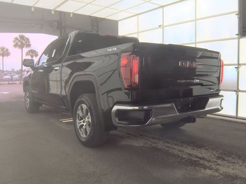 Used 2025 GMC Sierra 1500 SLT AWD/4WD image 4