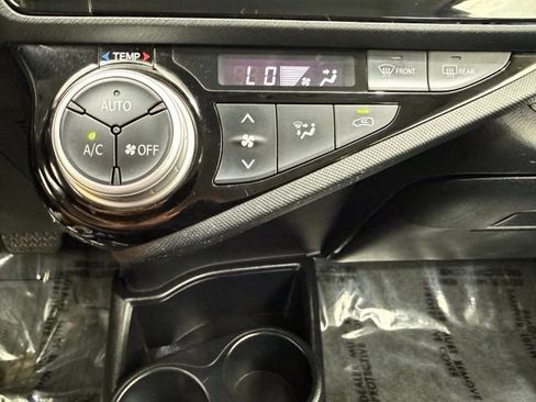 Used 2015 Toyota Prius C Two FWD image 32