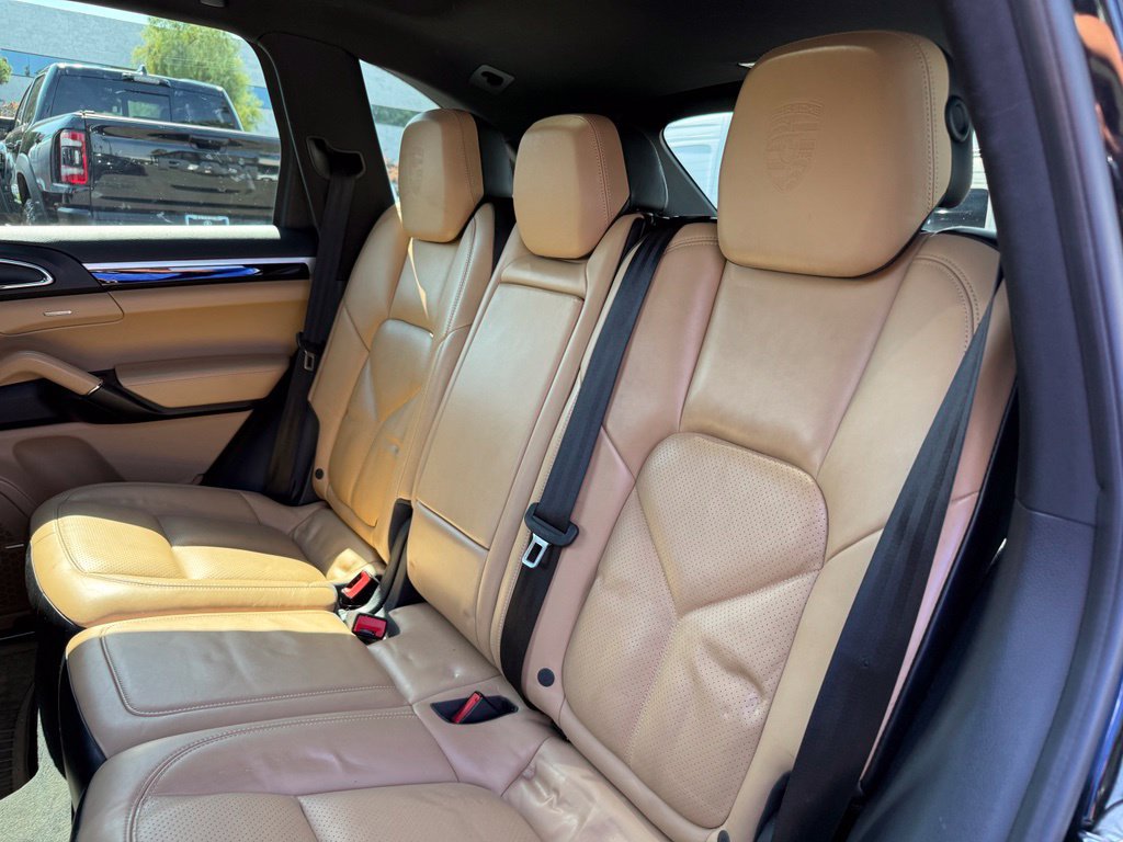 Used 2018 Porsche Cayenne AWD/4WD image 14