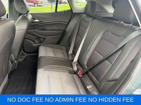 Used 2025 Chevrolet Trax LT FWD image 27