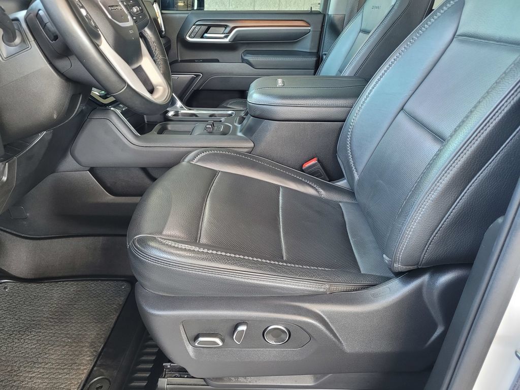 Used 2025 GMC Sierra 2500 Denali w/ Denali Reserve Package AWD/4WD image 13
