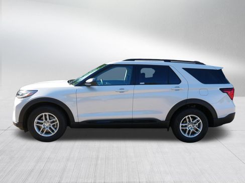 Used 2026 Ford Explorer Active AWD/4WD image 4