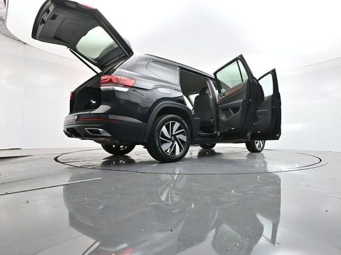 Used 2025 Volkswagen Atlas SE FWD image 47