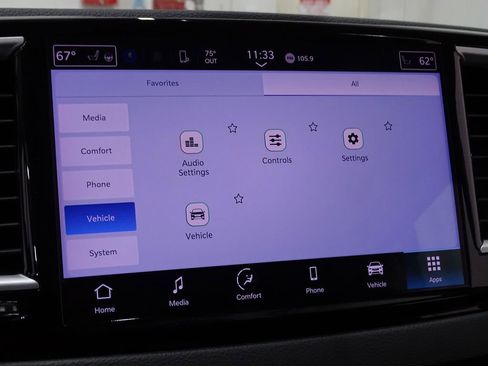 Used 2024 Chrysler Pacifica Touring-L image 36