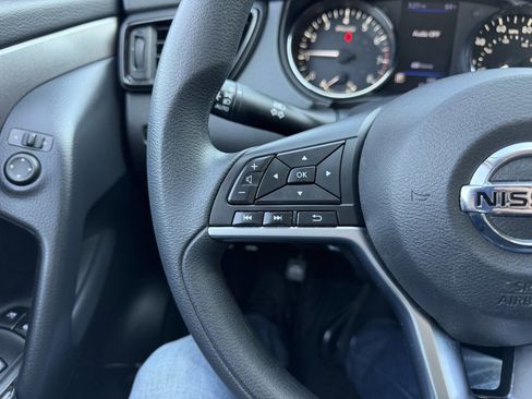 Used 2020 Nissan Rogue Sport S image 30