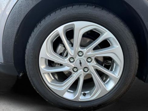 Used 2023 Chevrolet Bolt EUV LT image 44