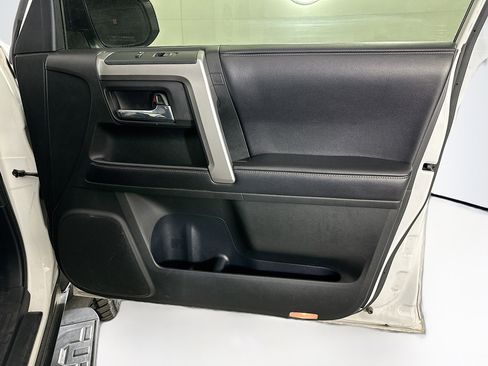 Used 2017 Toyota 4Runner SR5 image 30