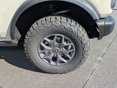 New 2025 Ford Bronco Badlands image 11