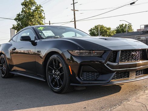 Used 2024 Ford Mustang GT Premium RWD image 3