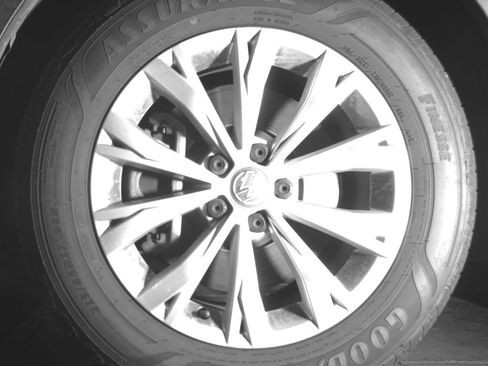 Used 2019 Volkswagen Tiguan S w/ Driver Assistance Package FWD image 9