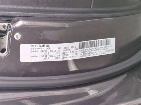 Used 2019 Chrysler Pacifica Limited w/ Advanced Safetytec Group FWD image 26