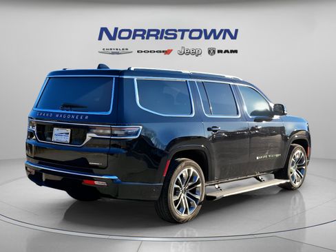 Certified 2024 Jeep Grand Wagoneer Series III w/ Rear Seat Video Group 1 image 6