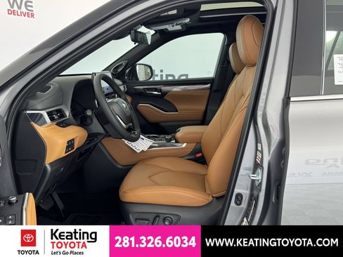 New 2026 Toyota Highlander Platinum AWD/4WD image 5