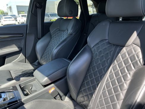 Used 2023 Audi SQ5 Premium Plus w/ Premium Plus Package AWD/4WD image 16