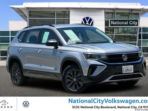 Used 2023 Volkswagen Taos S FWD image 1