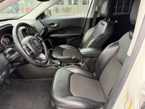 Used 2020 Jeep Compass Latitude image 12