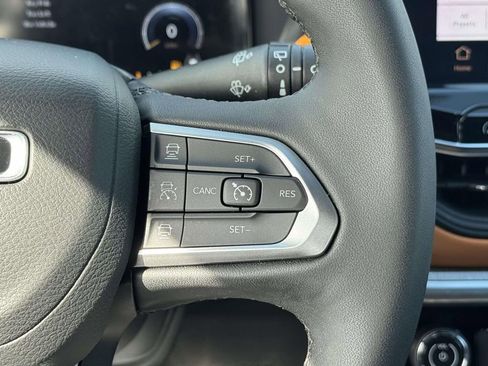 Used 2025 Jeep Compass Limited w/ Elite Group image 22